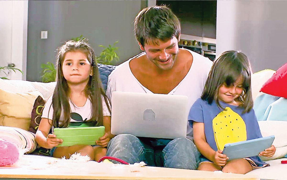 EXCLUSIV Tun financiar dat de Cristi Chivu! Suma fabuloasă încasată pe vila din Corbeanca: profit URIAȘ!