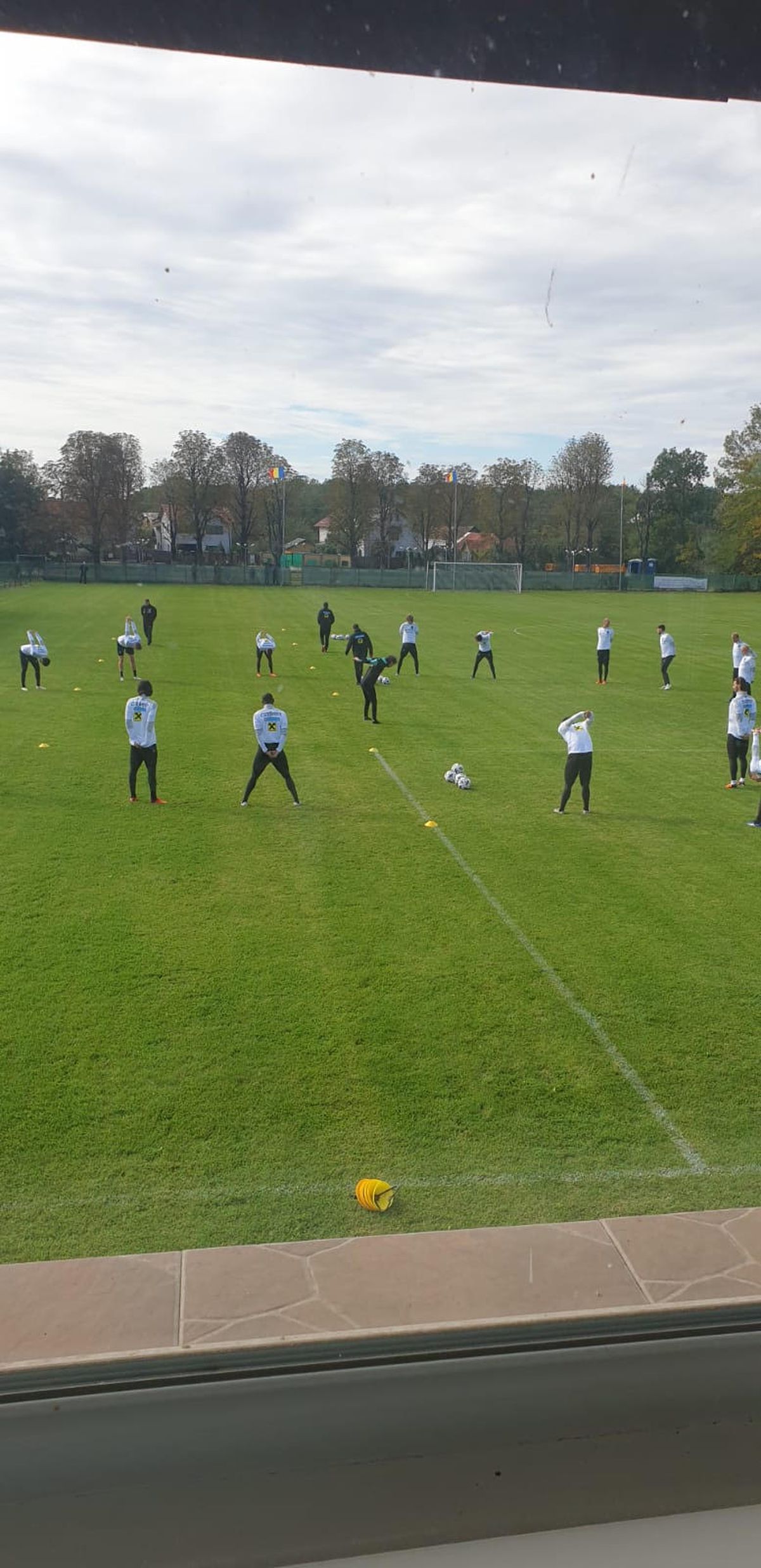 ROMÂNIA - AUSTRIA. EXCLUSIV/FOTO Alaba și starurile lui Foda s-au antrenat la Păulești, pe terenul derby-ului cu Bănești - Urleta :)