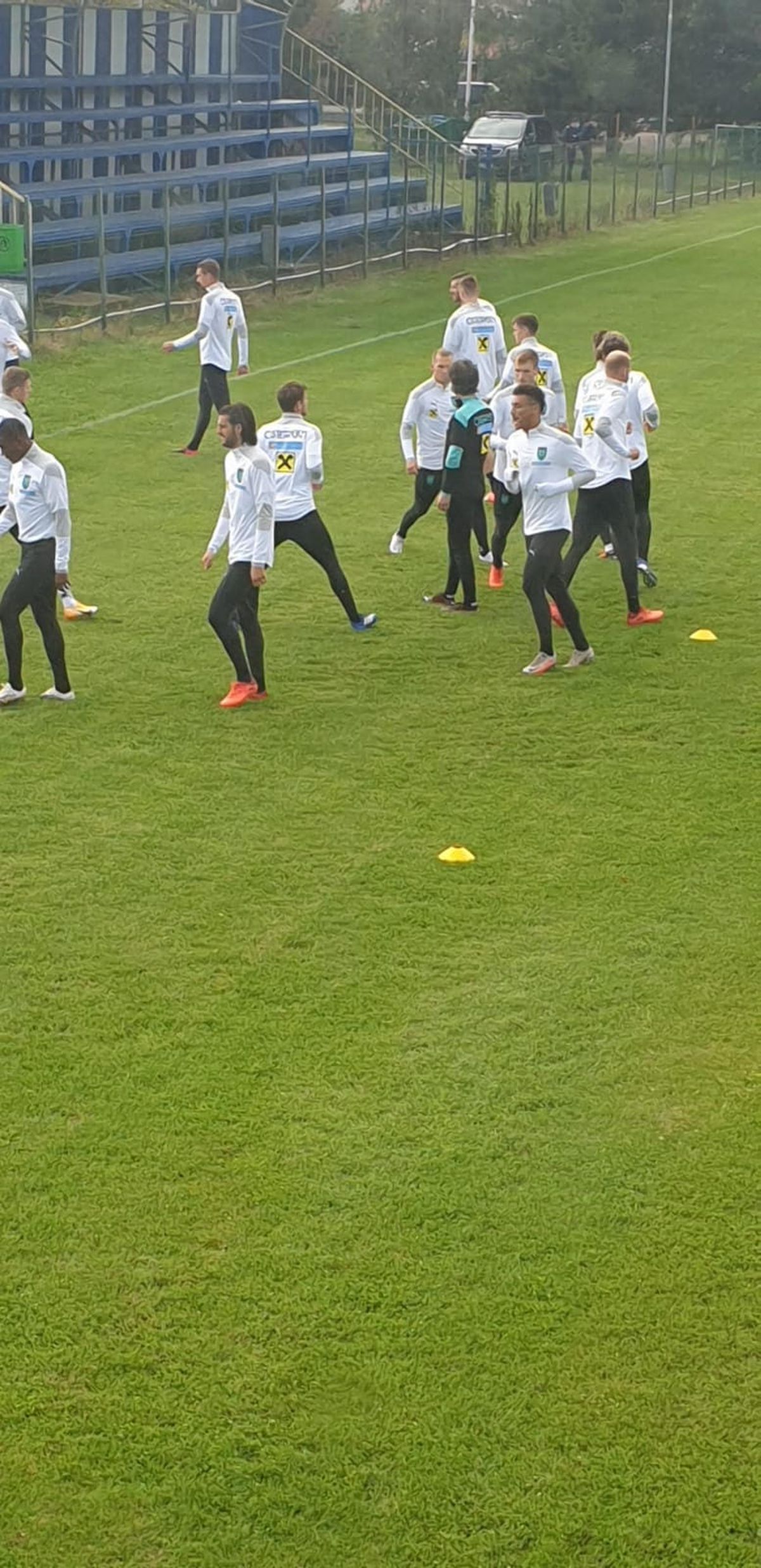 ROMÂNIA - AUSTRIA. EXCLUSIV/FOTO Alaba și starurile lui Foda s-au antrenat la Păulești, pe terenul derby-ului cu Bănești - Urleta :)
