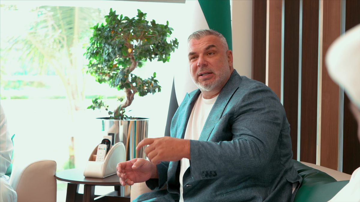 Cosmin Olăroiu și-a recuperat ceasul furat care costă o avere » Poliția l-a găsit pe alt continent + 3 suspecți au fost deja reținuți