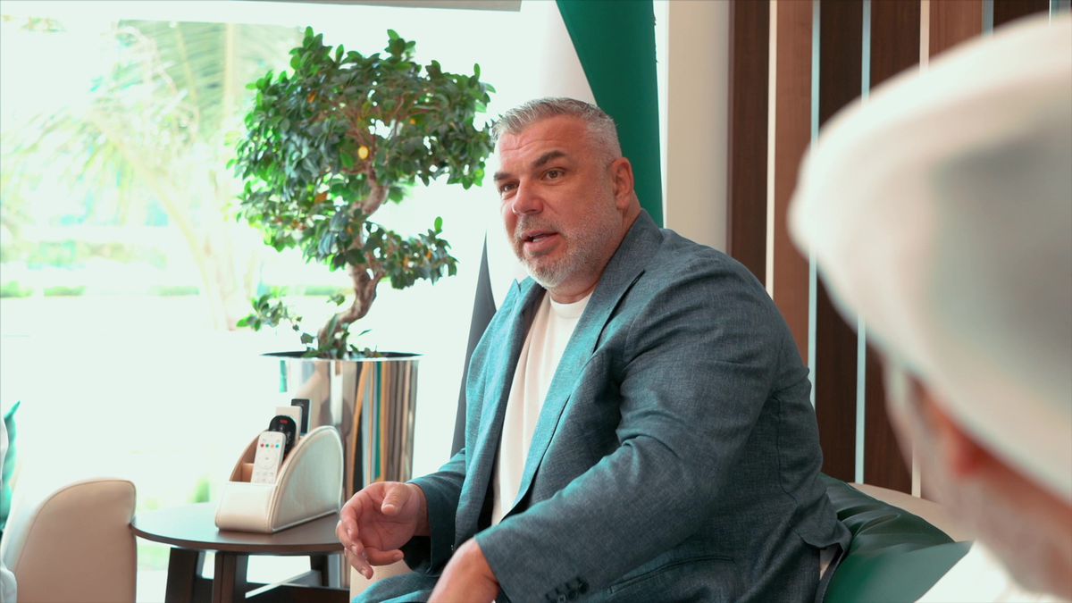 Cosmin Olăroiu și-a recuperat ceasul furat care costă o avere » Poliția l-a găsit pe alt continent + 3 suspecți au fost deja reținuți