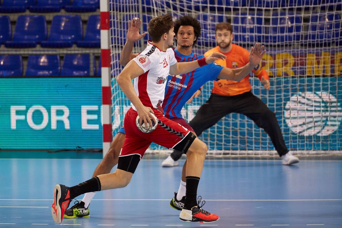 Demonstrația lui Dika Mem » Dinamo a fost învinsă clar de Barcelona în deplasarea din Liga Campionilor