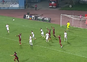 Cea mai încinsă fază din Hermannstadt - Rapid: a fost sau nu penalty?