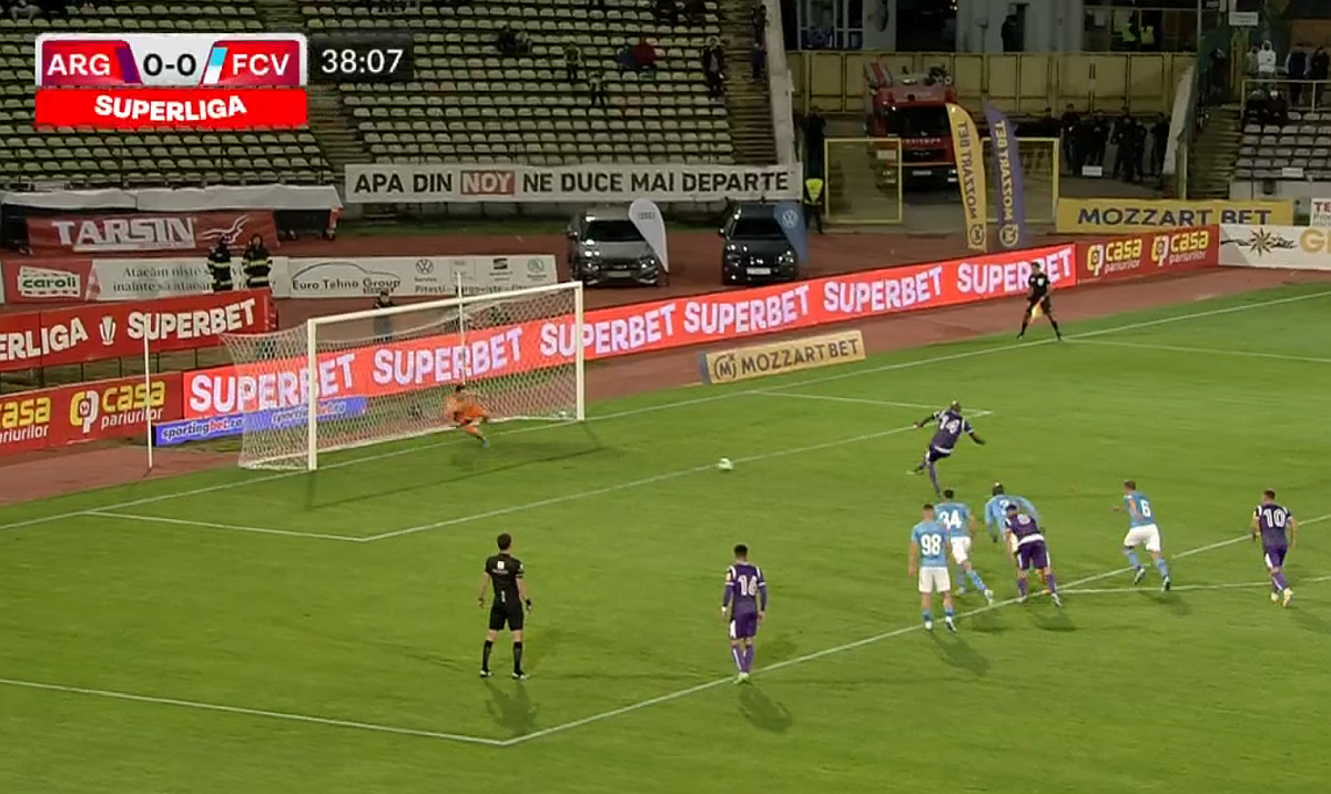 Atacantul dorit de FCSB, meci de coșmar în Liga 1! Și-a bătut joc de un penalty și a fost eliminat