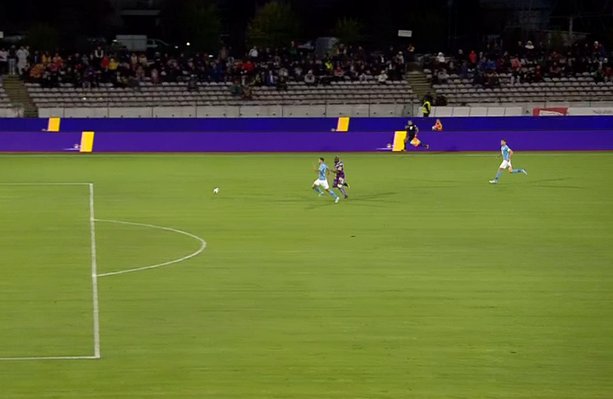 Atacantul dorit de FCSB, meci de coșmar în Liga 1! Și-a bătut joc de un penalty și a fost eliminat