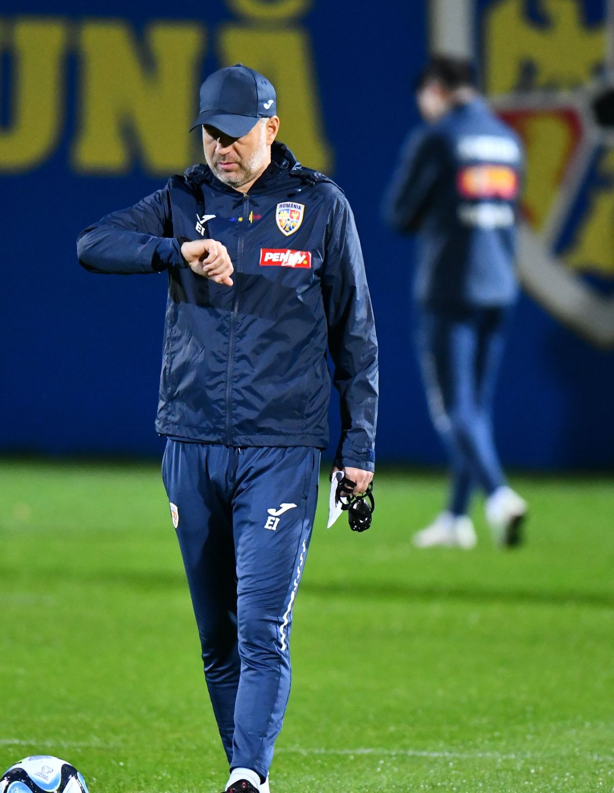 Mihai Stoica, ironie „cu mantă” înainte de România - Andorra: „Oare au camere single?”