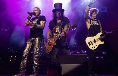 Răzvan Zăvăleanu, așa cum nu-l știai: „Am un band rock, cânt la chitară armonie. Exclus să calc pe urmele lui Johnny Depp” + Cum se numește trupa oficialului dinamovist