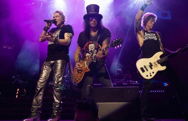 Răzvan Zăvăleanu, așa cum nu-l știai: „Am un band rock, cânt la chitară armonie. Exclus să calc pe urmele lui Johnny Depp” + Cum se numește trupa oficialului dinamovist