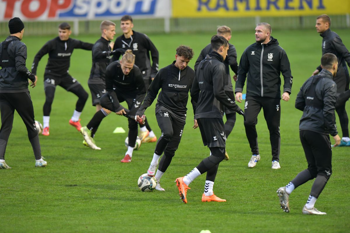 Selecționerul Lituaniei ne-a „înțepat”:  „Nici la București nu a fost cel mai bun teren”