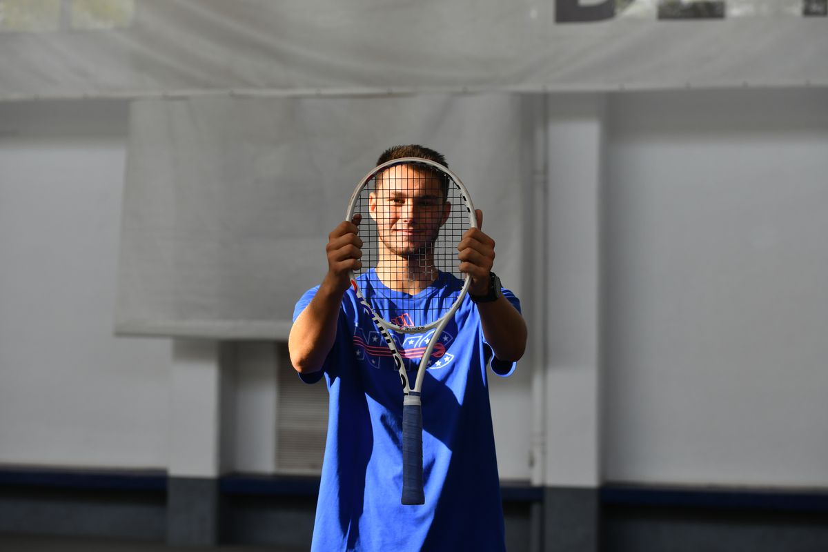 „Voi fi numărul 1 ATP!” » Povestea fascinantă a lui Luca Preda, uriașul de 2,01 metri aflat în Top 5 mondial al juniorilor: „Mama m-a dus la tenis fiindcă eram îngrozitor de enervant în casă”