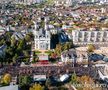 Mii de persoane, la Sfânta Liturghie oficiată la Iaşi de hramul Sfintei Cuvioase Parascheva. FOTO: Basilica