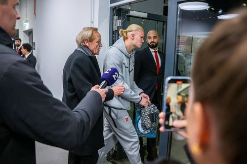 Erling Haaland îi evită pe jurnaliști / Foto: Imago