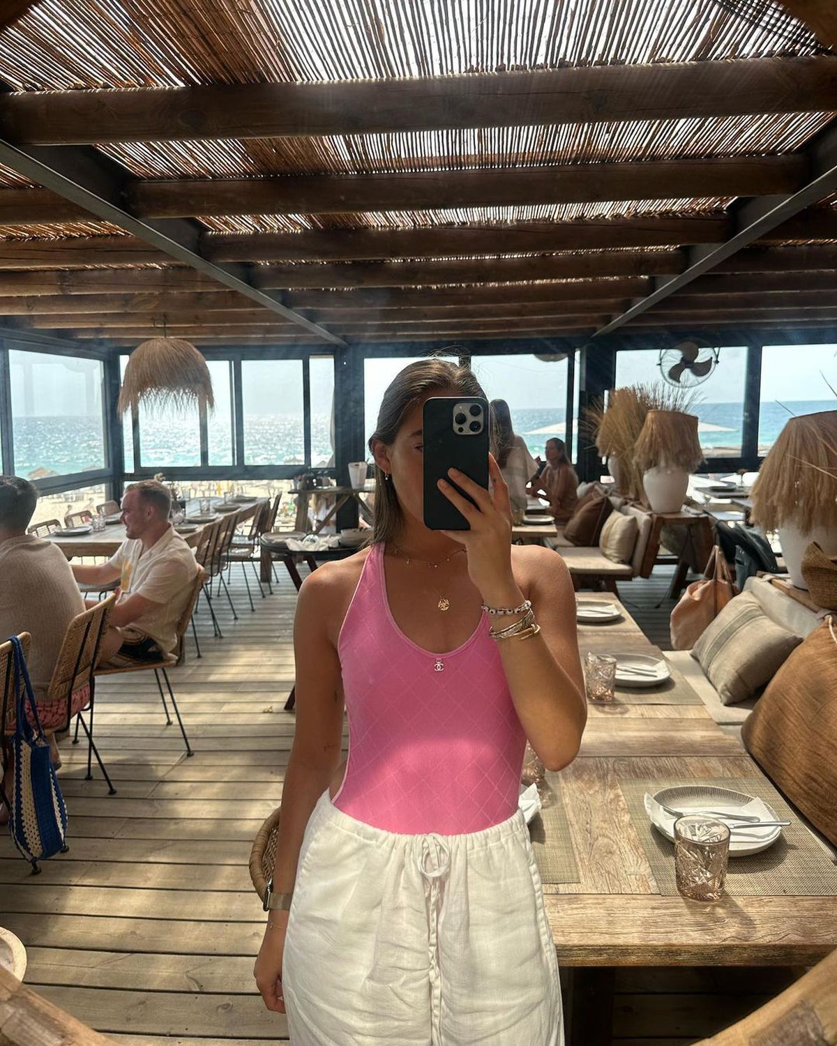 Fiica lui Jose Mourinho a atras toate privirile la Coachella: „Ce-i cu acel abdomen?”