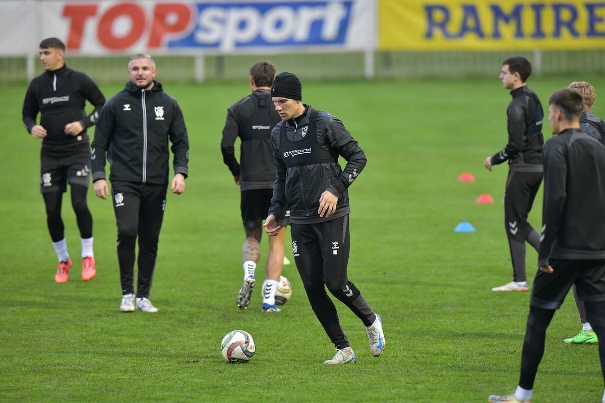 Selecționerul Lituaniei ne-a „înțepat”:  „Nici la București nu a fost cel mai bun teren”