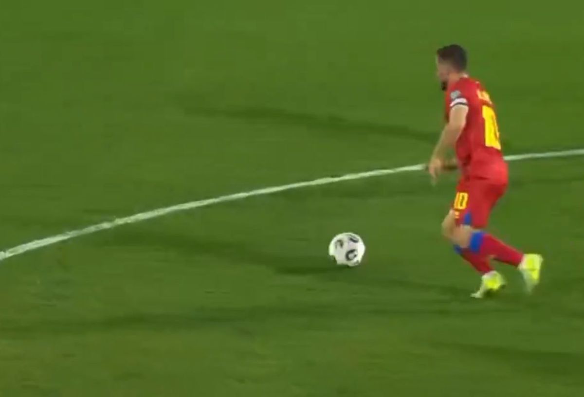 Gol de la jumătatea terenului în Andorra - Serbia