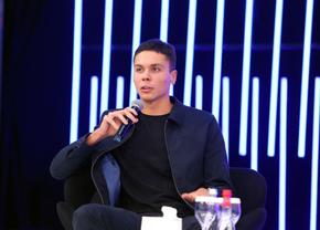„Victoria e o senzație ce dă dependență” » David Popovici, mesaj motivațional pe o scenă din Dubai: „Nu așteptați momentul perfect, săriți”