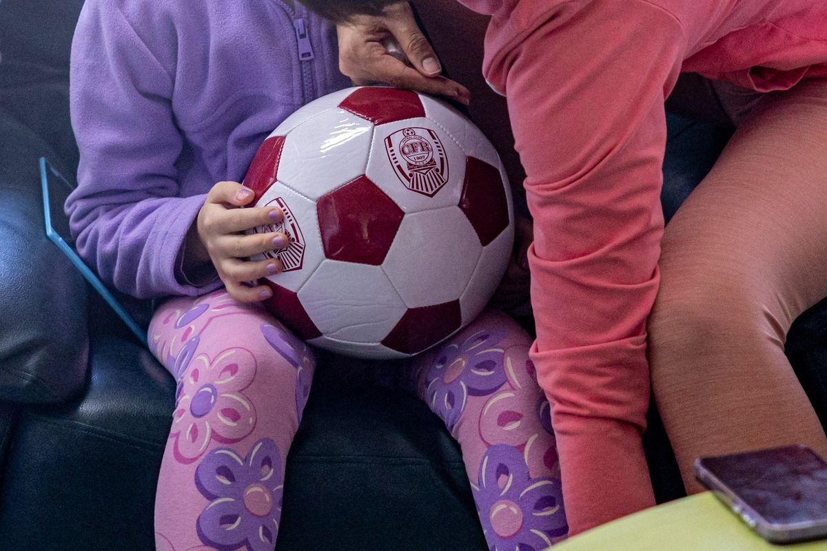 Momente speciale la Cluj » Jucătorii de la CFR au adus zâmbete și speranță copiilor de la Institutul Oncologic