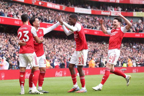 Cristhian Mosquera (centru, numărul 3). Foto: Imago