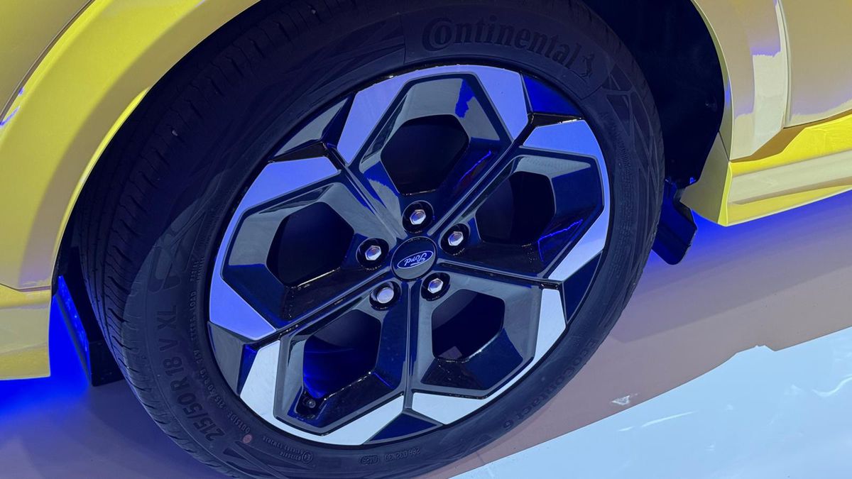 Prima mașină electrică 100% românească este mai ieftină decât Dacia Duster » Bateriile sunt fabricate la Craiova!