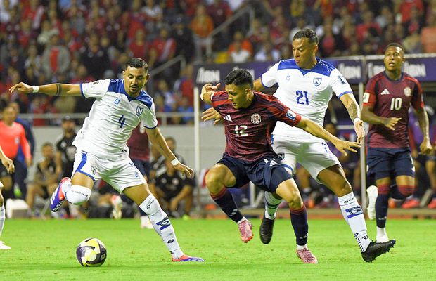 Scandal în preliminarii: NOUĂ polițiști au intrat în vestiar să aresteze fotbalistul!