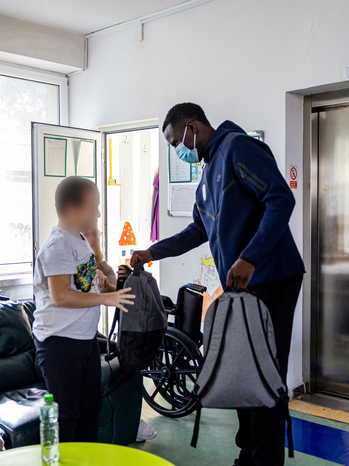 Momente speciale la Cluj » Jucătorii de la CFR au adus zâmbete și speranță copiilor de la Institutul Oncologic