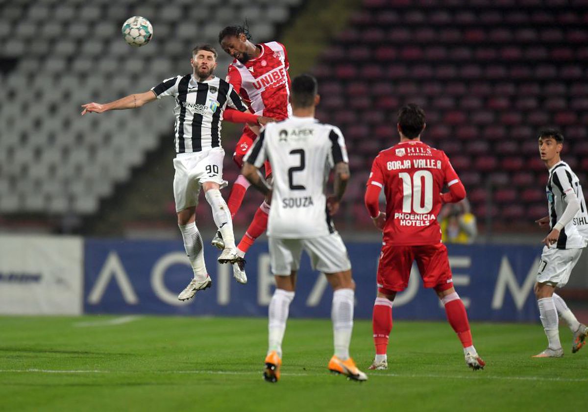 EXCLUSIV Îl vor pe Mulțescu la Dinamo, dar antrenorul a produs stupoare ultima oară: a băgat 13 jucători în primul „11”! » „Mister, ce fotbal e ăsta?!”