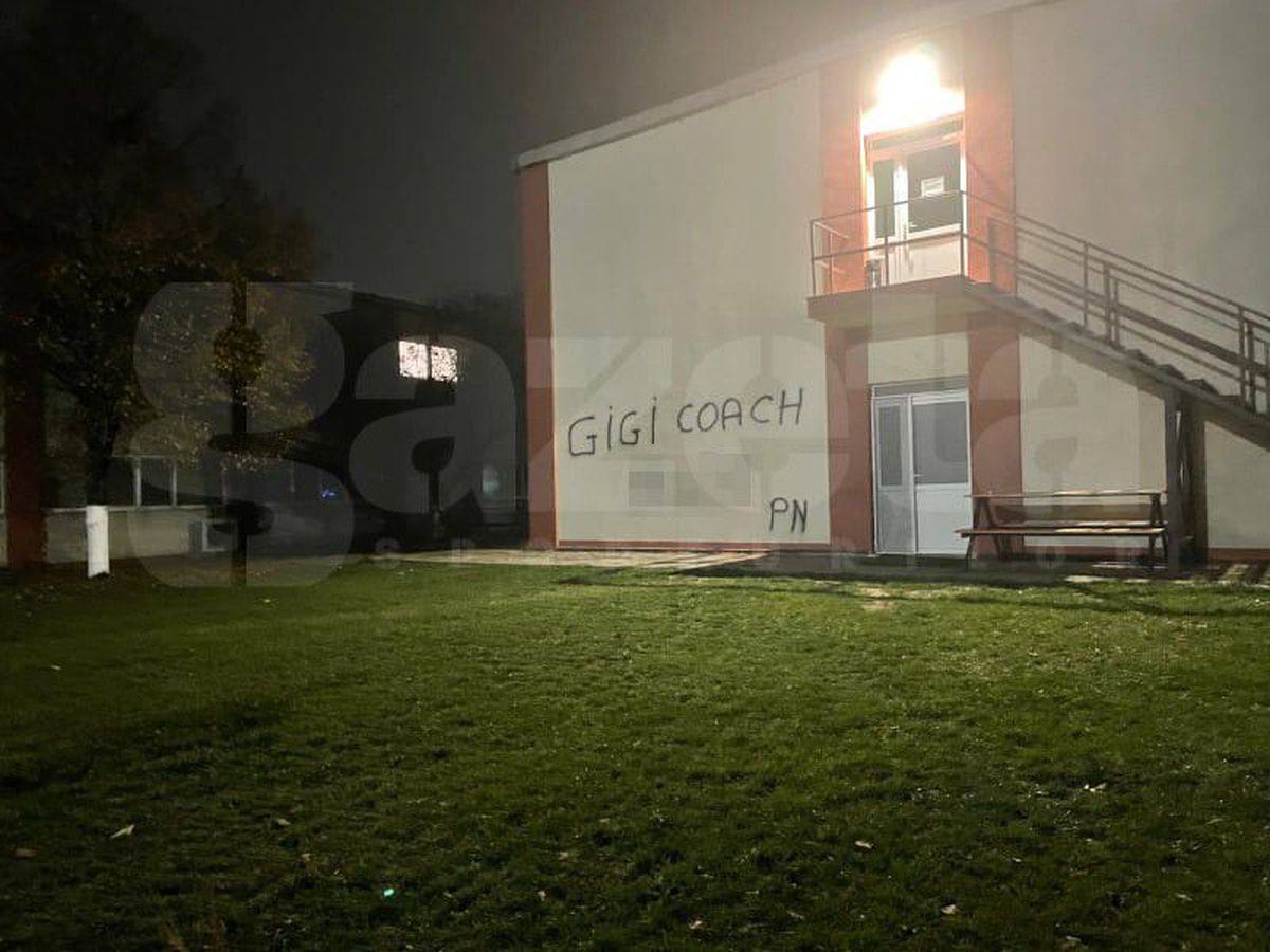 Baza FCSB, vandalizată