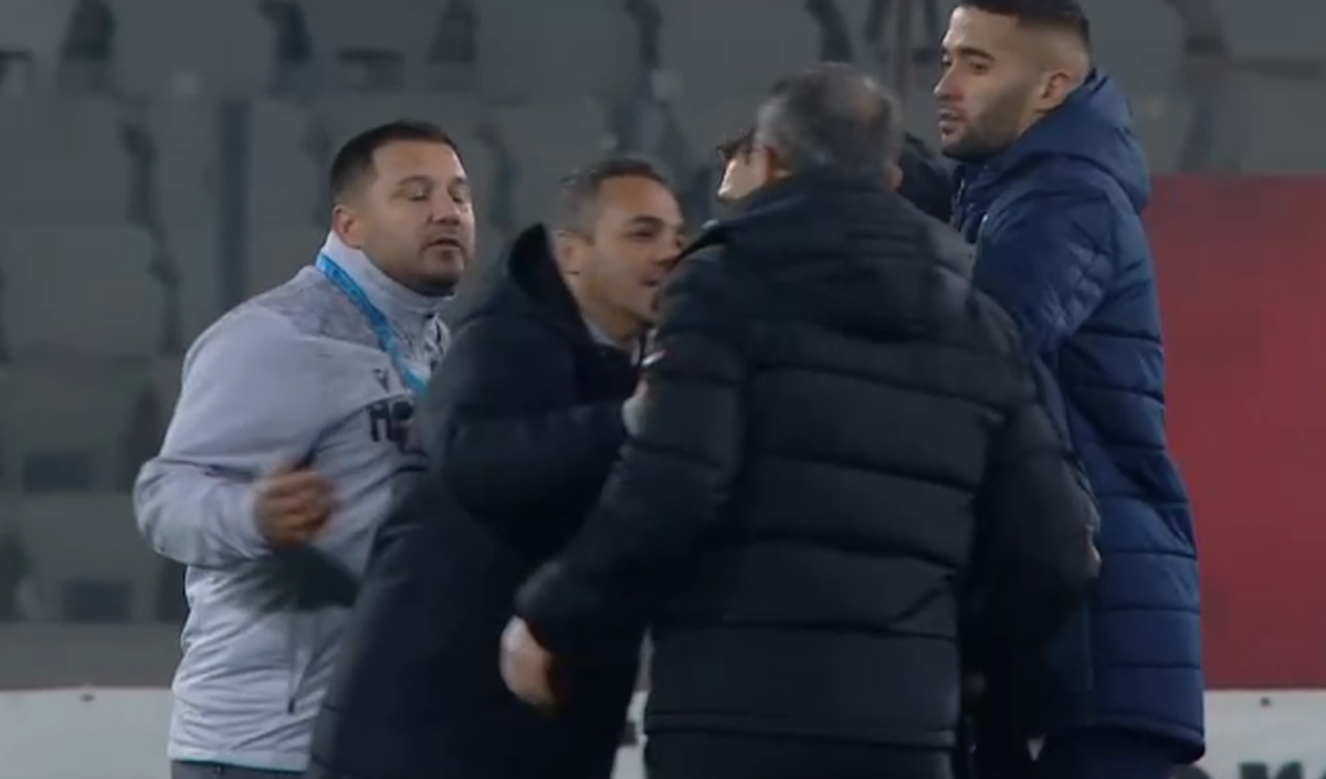 Imagini incredibile: Eugen Neagoe a sărit la Marius Croitoru pe teren! De la ce ar fi plecat scandalul