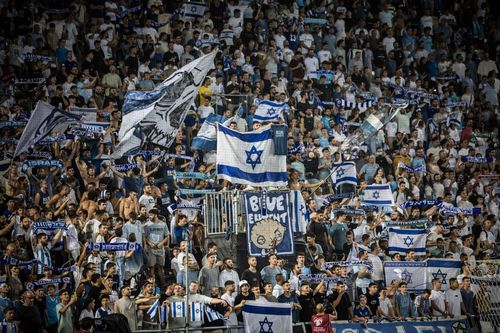 Așa ar vrea federația israeliană să arate tribunele de la Felcsut cu ”tricolorii”