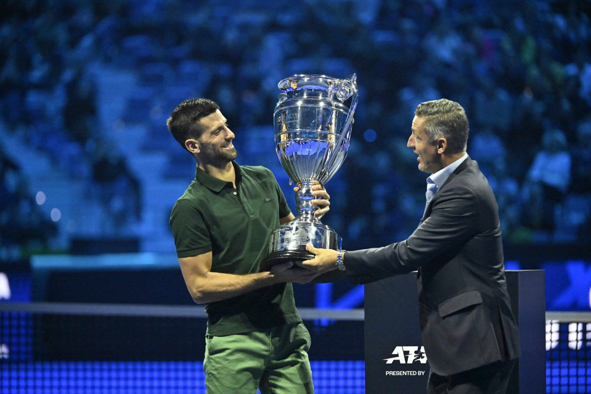 Novak Djokovic a primit trofeul pentru locul 1 ATP