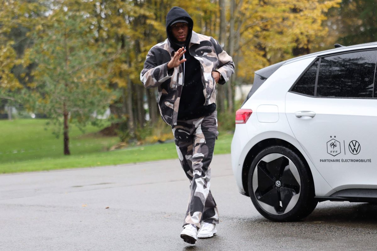 Extravaganțe: Matrix la Clairefontaine! Francezii au făcut show vestimentar la reunirea naționalei