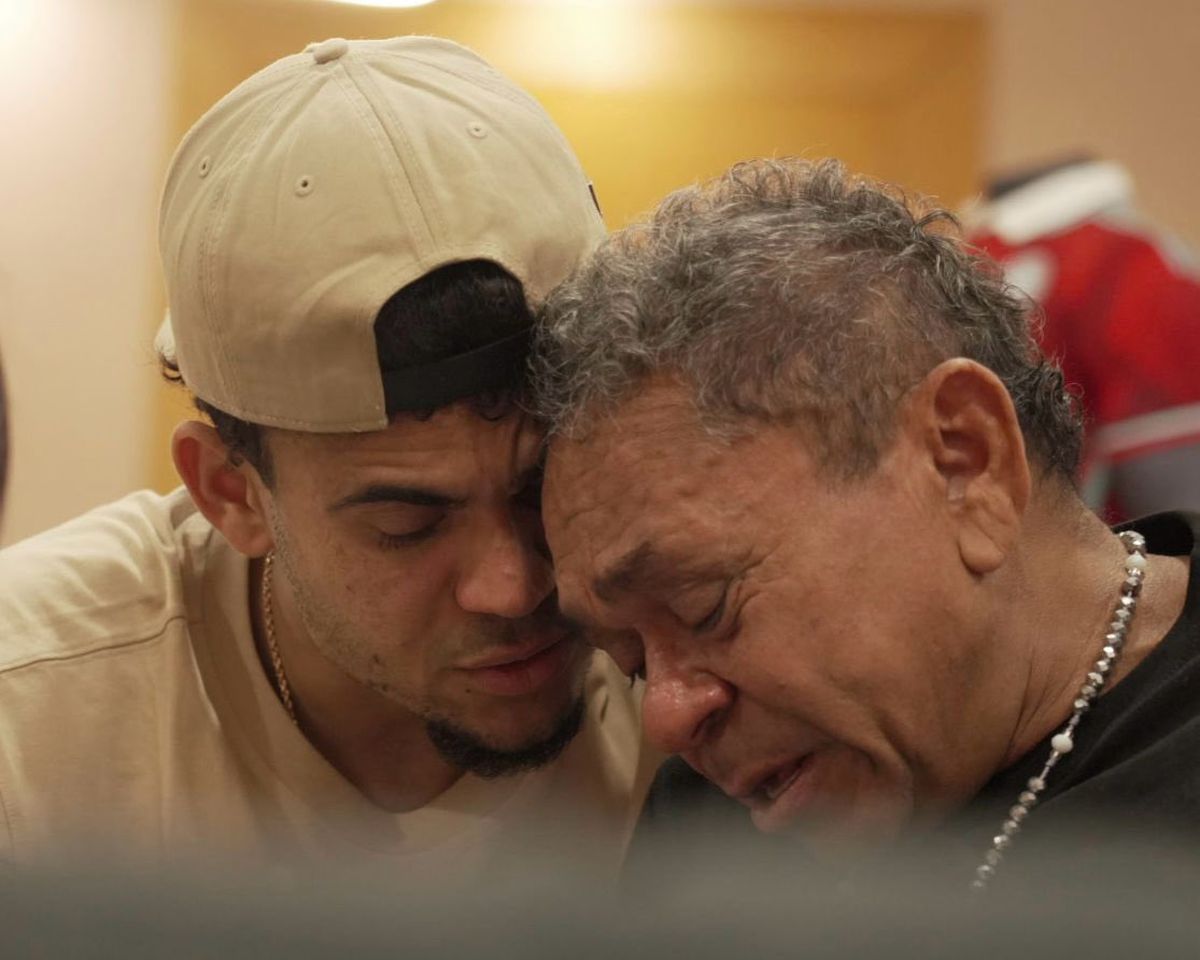 Imagini emoționante cu momentul regăsirii dintre Luiz Diaz și tatăl Luis Manuel