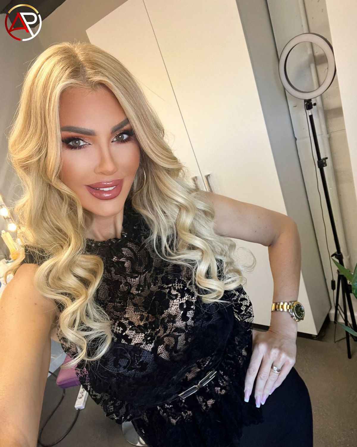 În plin divorț, soția lui Bogdan Vasiliu, rapidistul reținut de DNA, a transmis un mesaj neașteptat: „Mi-am făcut duș, m-am fardat...”