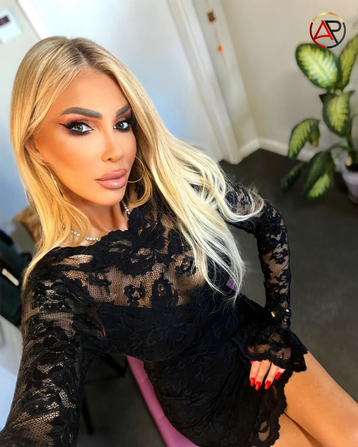 În plin divorț, soția lui Bogdan Vasiliu, rapidistul reținut de DNA, a transmis un mesaj neașteptat: „Mi-am făcut duș, m-am fardat...”