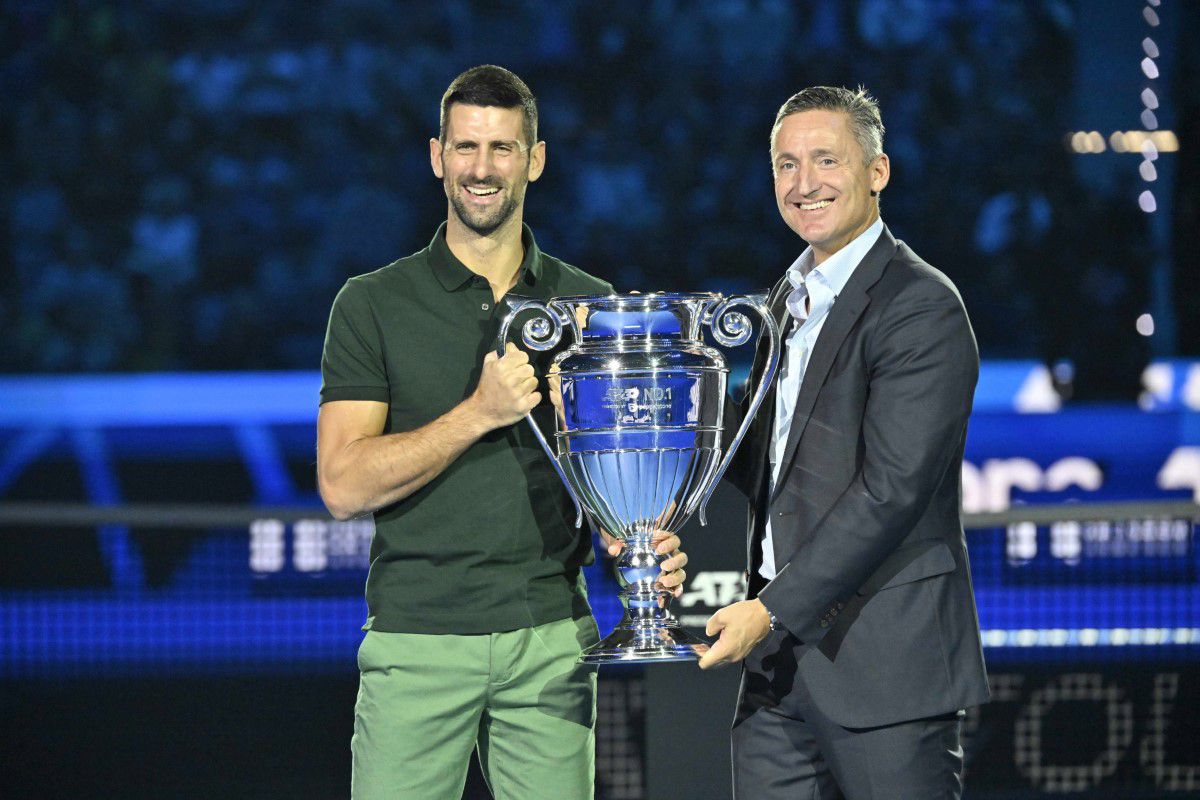 Novak Djokovic a primit trofeul pentru locul 1 ATP