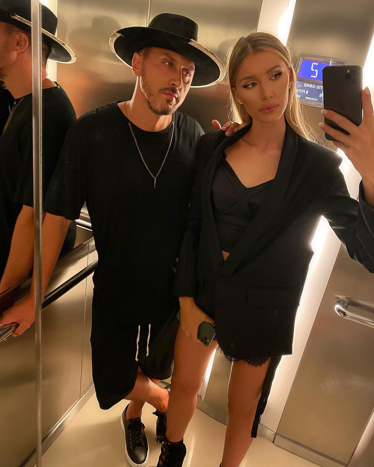 Prima postare a iubitei înșelate de Ciprian Marica + Cele două femei s-au pozat împreună: „Mama la copii vs. pofta inimii” :)