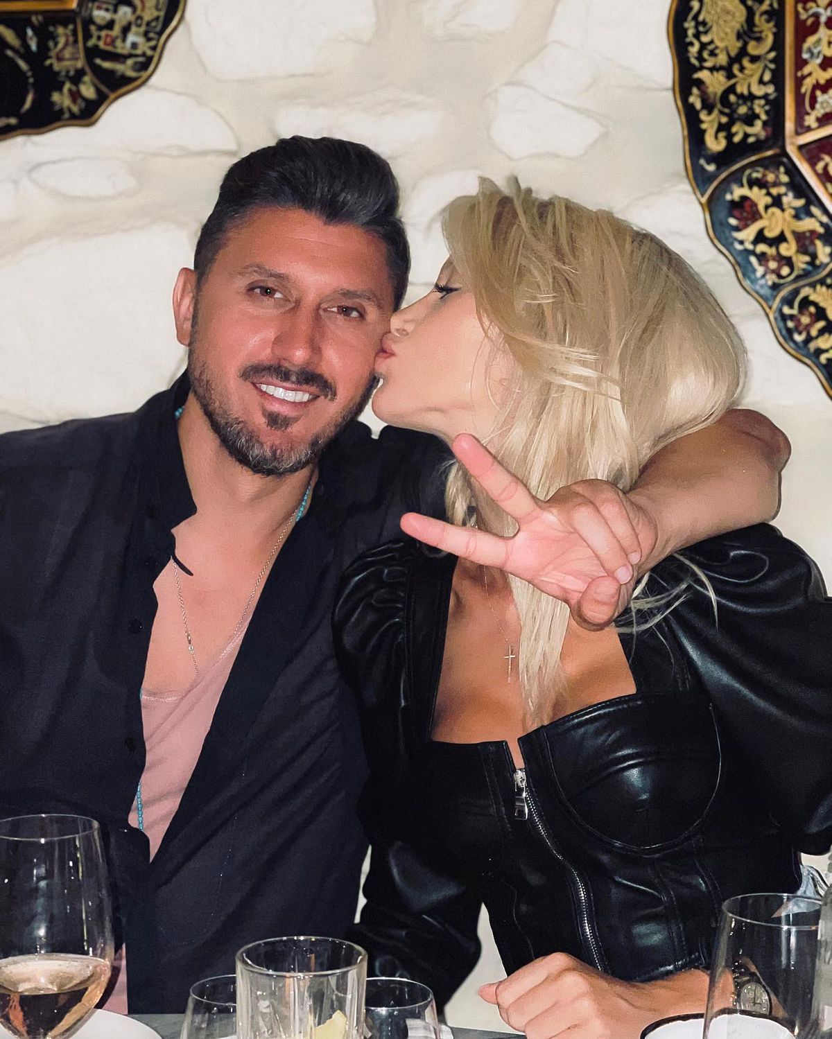 FOTO Un tabloid explică de ce filmulețul cu Ciprian Marica și amanta a fost făcut public abia după 8 luni » Femeia, prinsă din nou în ofsaid de soț