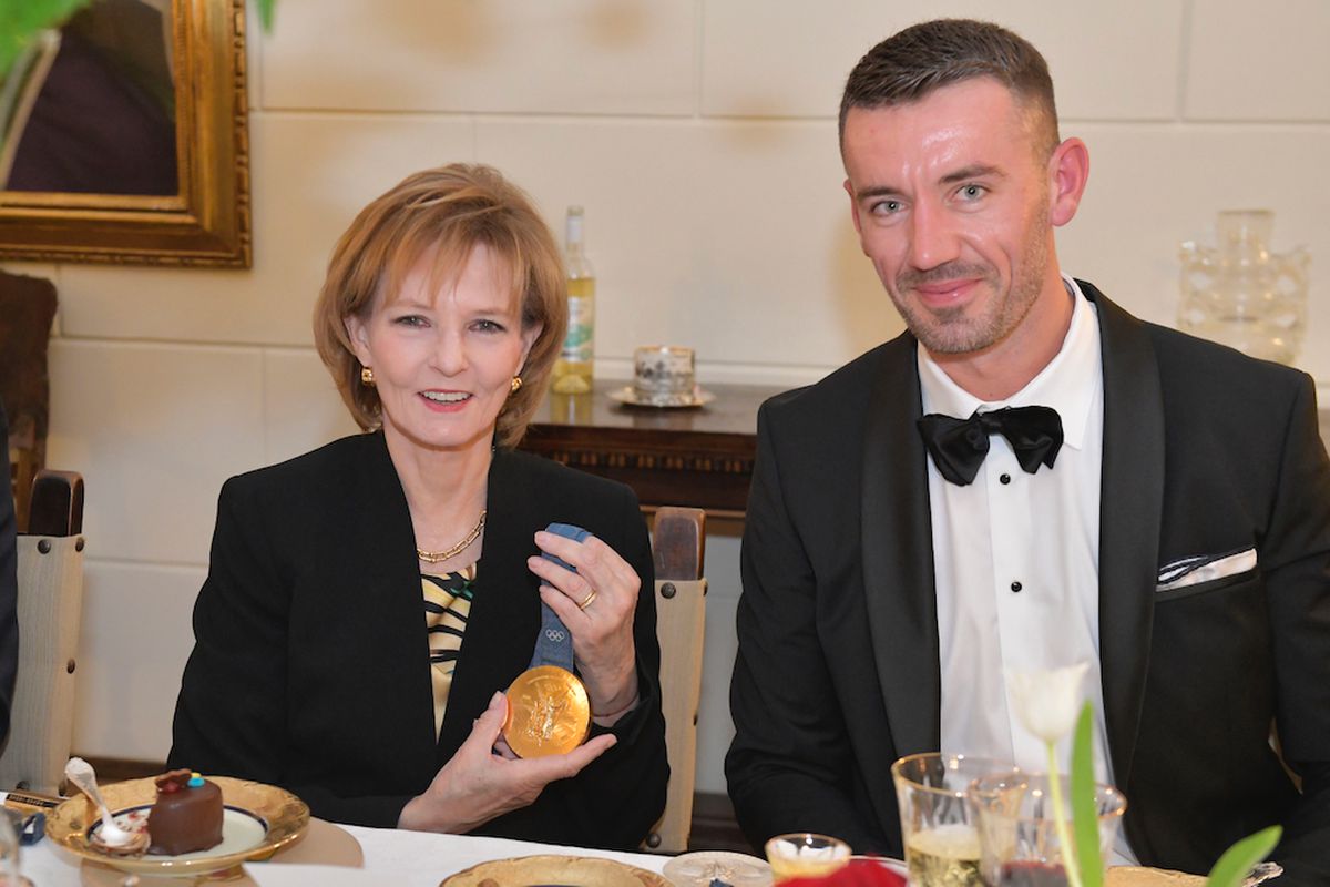 Campionii olimpici, invitați la o cină regală la Palatul Elisabeta: „Să ne bucurăm de singurul dar pe care noi îl putem face”