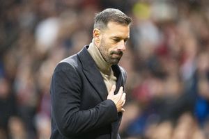 Înlăturat de Manchester United, Ruud Van Nistelrooy poate rămâne în Anglia » Ce echipă și-l dorește pe olandez