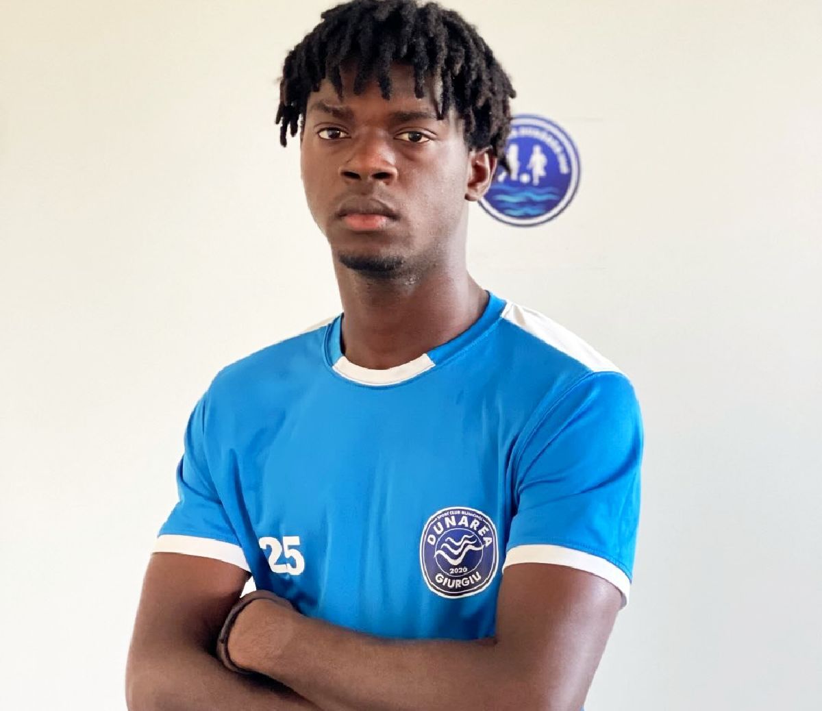 „Are același sânge ca tine, cum să-l denigrezi pentru că e negru?” » Mesaj-manifest al africanului care joacă în România: „Dacă un adult se comportă așa în fața unui copil...”