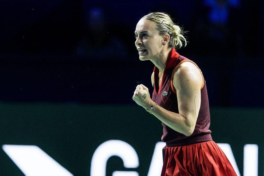 Ana Bogdan sărbătorind un punct la BJK Cup Finals Foto: Imago