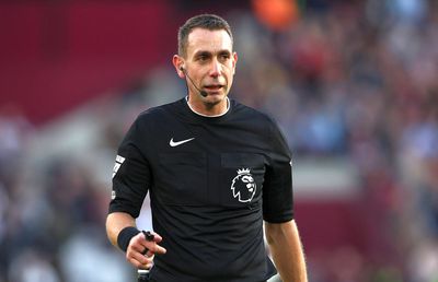 L-a insultat pe Klopp și Liverpool, apoi a apărut pe video cu droguri. Arbitrul controversat a fost sancționat în Anglia