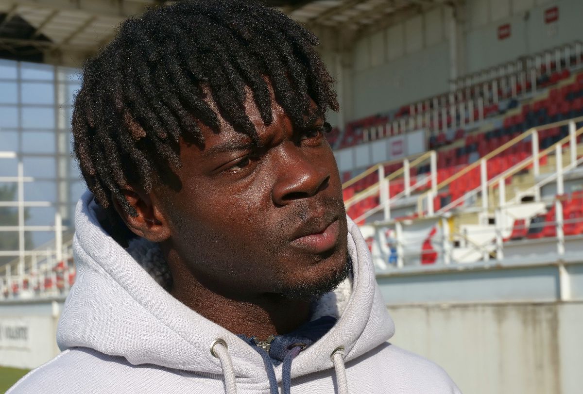 „Are același sânge ca tine, cum să-l denigrezi pentru că e negru?” » Mesaj-manifest al africanului care joacă în România: „Dacă un adult se comportă așa în fața unui copil...”