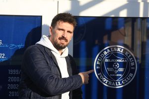 „Mi-a furat PlayStation-ul și l-a amanetat pentru păcănele! Eram colegi de echipă!” » Bosniacul care a jucat 6 ani în România reclamă două incidente