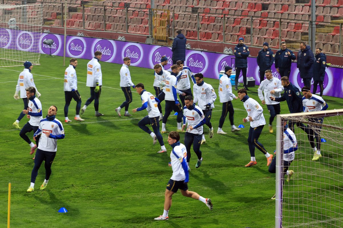 3 detalii de la antrenamentul României » Gestul lui Mircea Lucescu înainte de startul ședinței + cel mai curajos „tricolor”