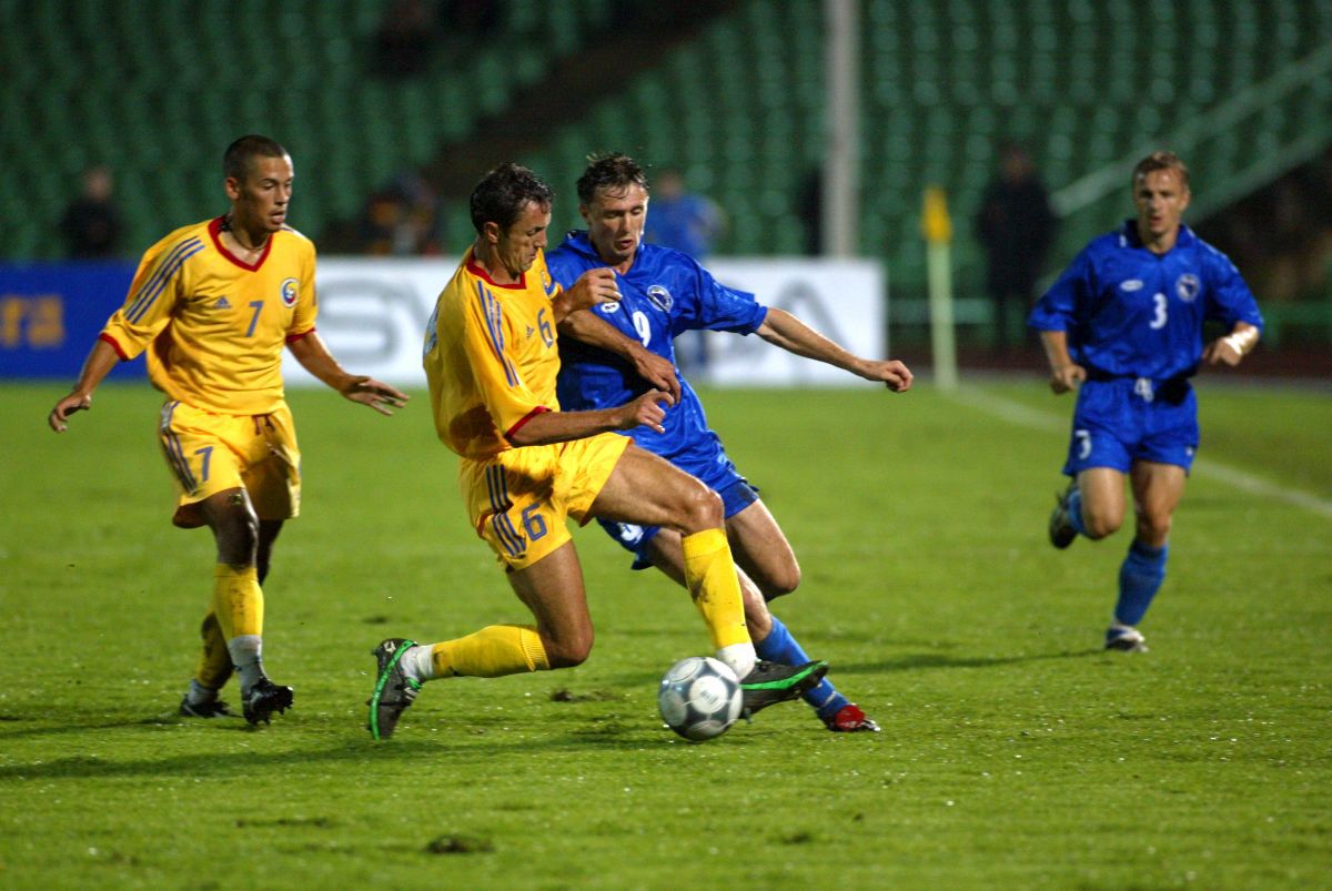 Ce simplu era atunci! Cristi Chivu, marcator ultima oară când România a învins în Bosnia: memorabil cu cine au terminat „tricolorii” meciul în poartă