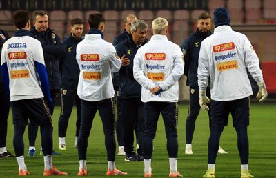3 detalii de la antrenamentul României » Gestul lui Mircea Lucescu înainte de startul ședinței + cel mai curajos „tricolor”