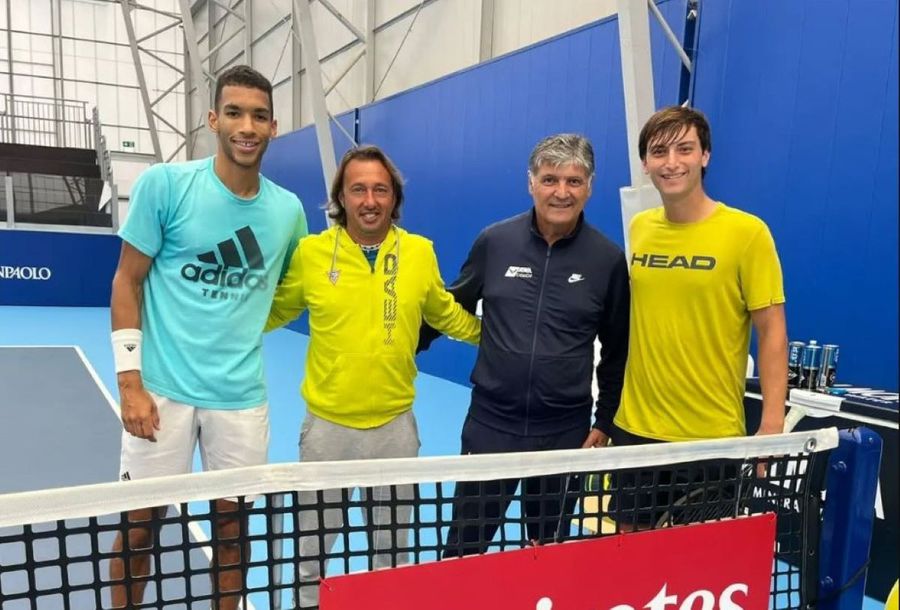 Gabriele Piraino alături de Felix Auger-Aliassime și de Toni Nadal la ATP Finals 2022 Foto: Instagram Cadou de aniversare: o oră și jumătate de antrenament cu Jannik Sinner » „A fost foarte abordabil, are o aură specială”