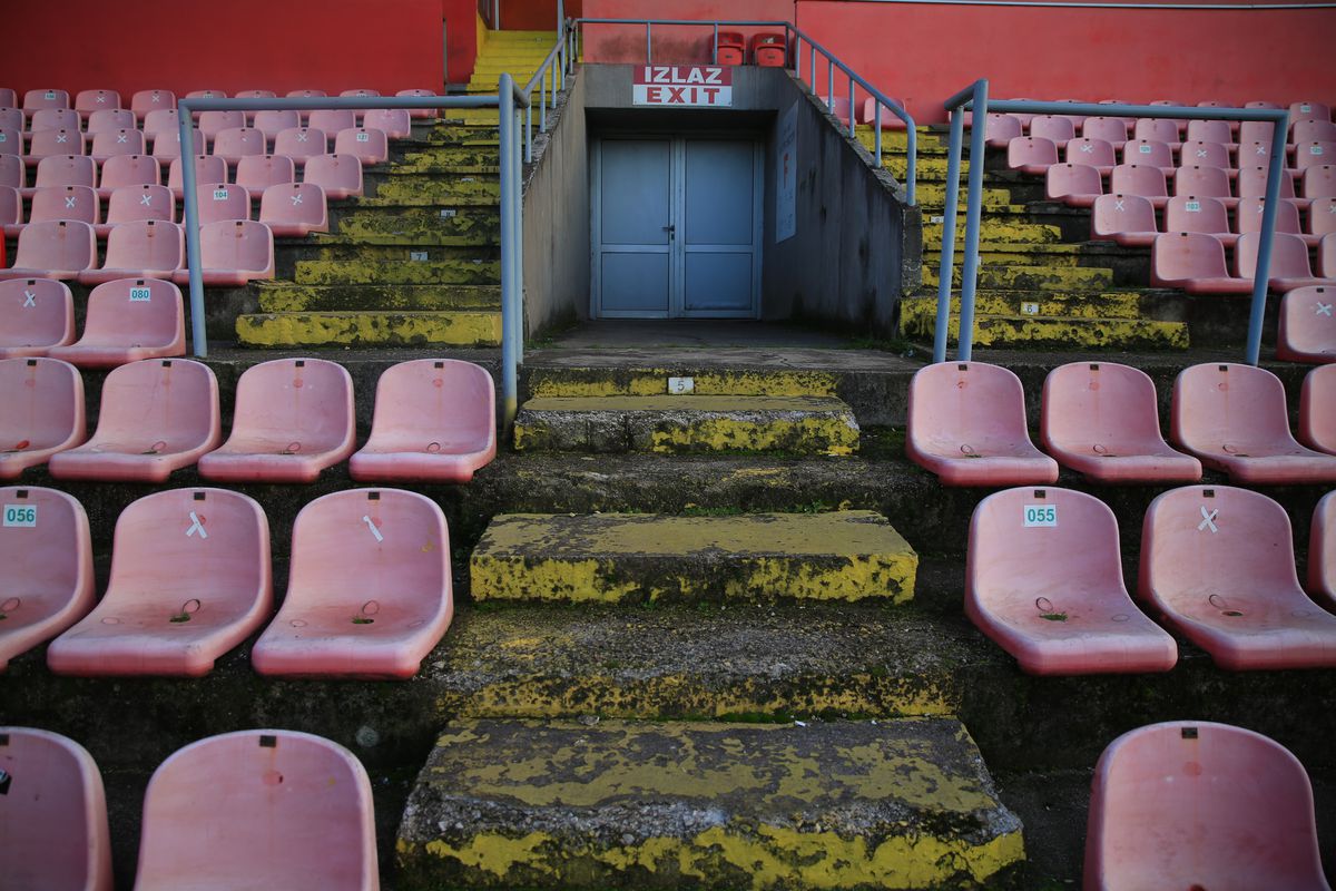 Oraș cenușiu, stadion în paragină » Cum arată Zenica, orașul care încă își revine după războiul de acum 30 de ani