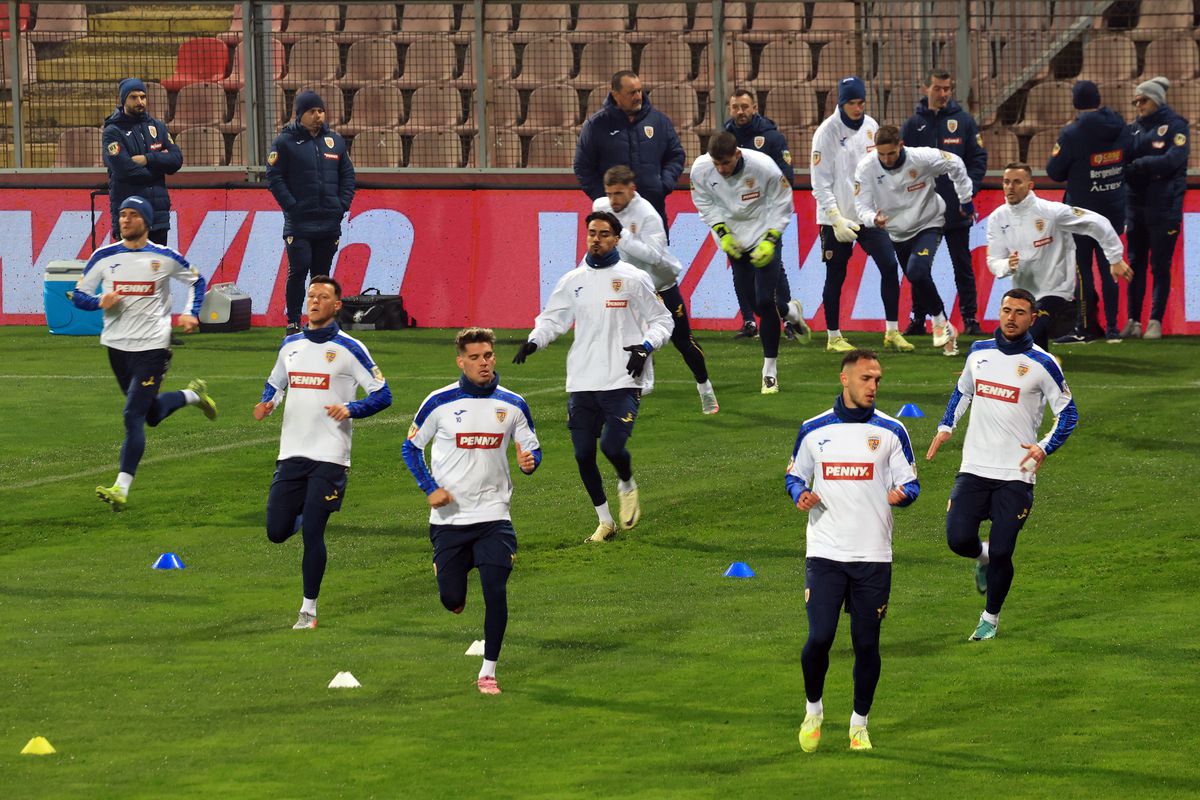 3 detalii de la antrenamentul României » Gestul lui Mircea Lucescu înainte de startul ședinței + cel mai curajos „tricolor”